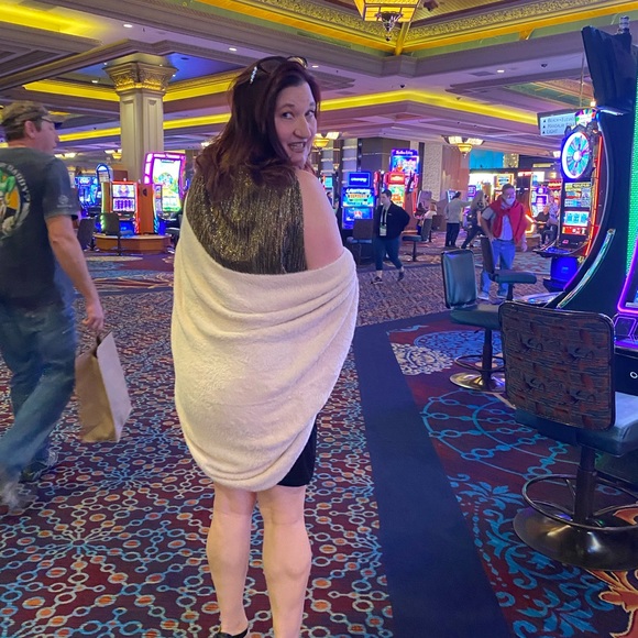 Meet your Posher, Katherine - Picture 2 of 2